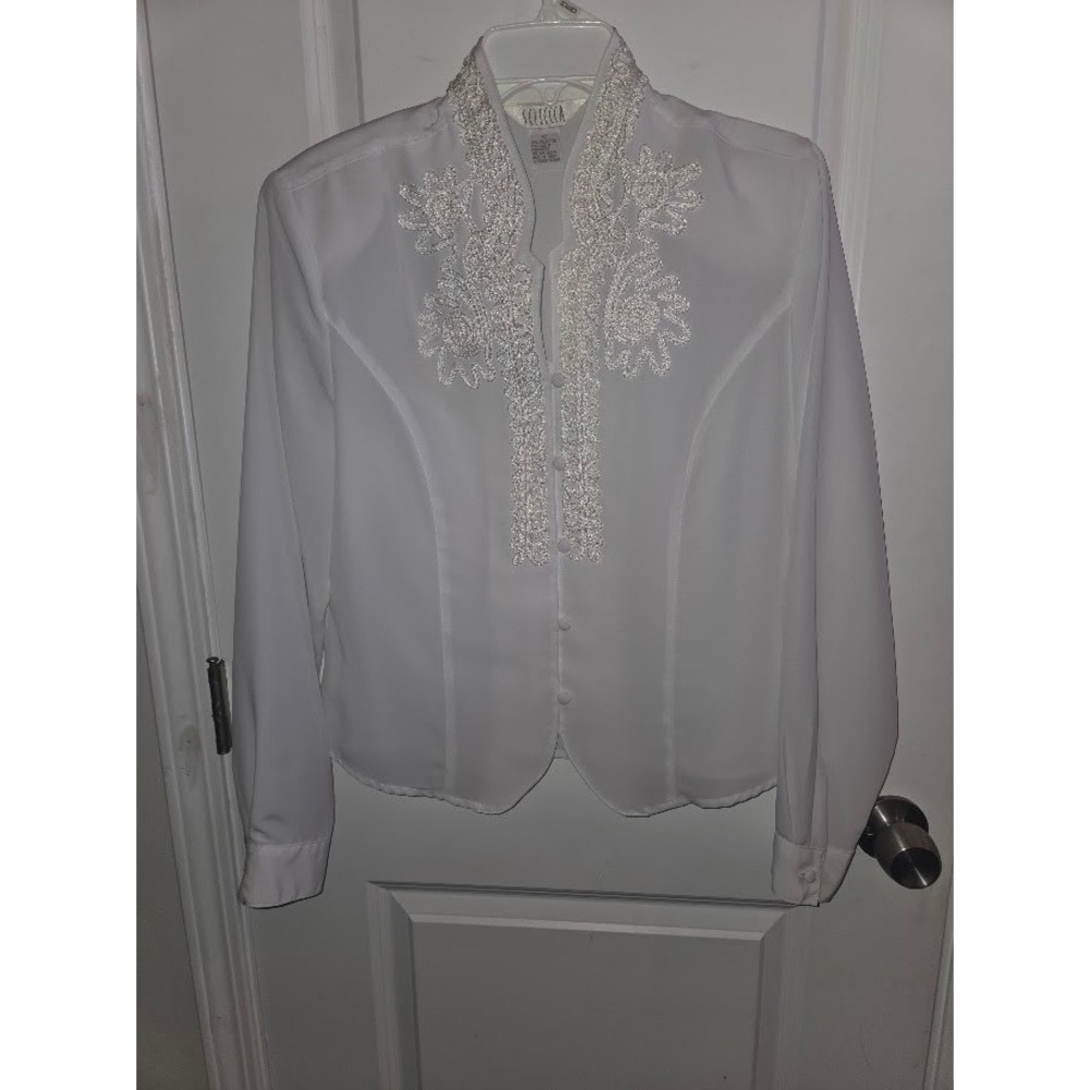 Sellecca White Embroidered Button Up Blouse Top Size 12 vtg Style Long Sleeve